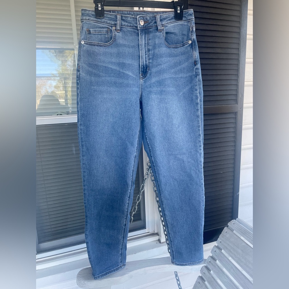 American Eagle Stretch Mom Jeans